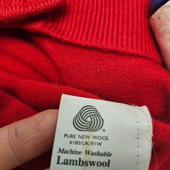 Vintage Edinburgh Women's Red Lambswool Cardigan Size: 38/97cm - Picture 9 of 9